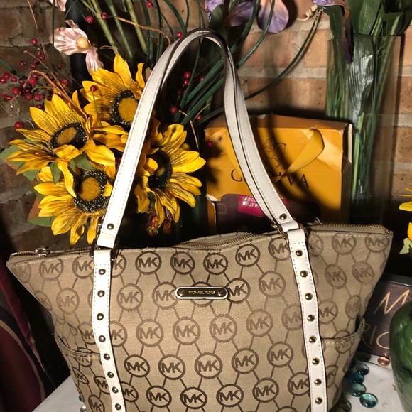 Michael Kors Bag - Picture 4 of 8